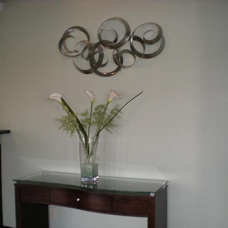 Quality Suites Central 콜로라도스프링스 외부 사진